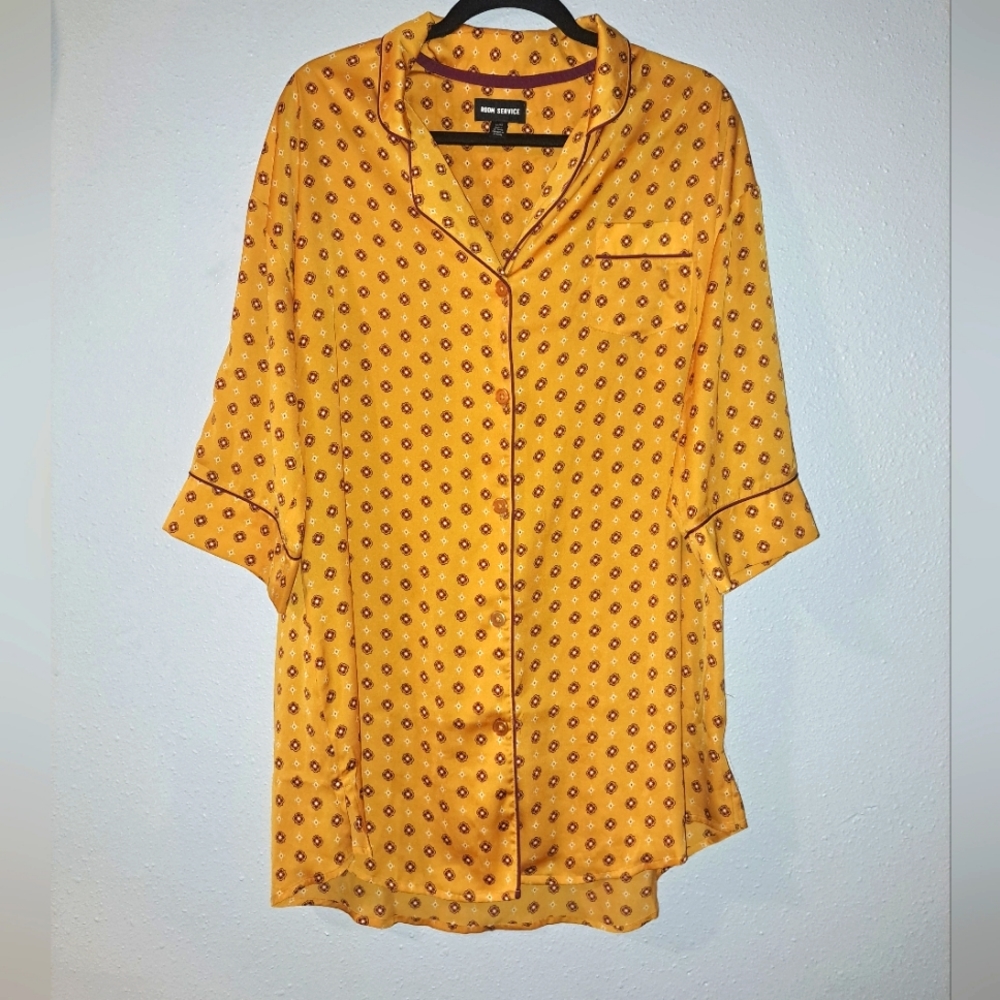 Room Service Silky Collar 3/4 Sleeve Button Down Long Line PJ Top Size Medium
